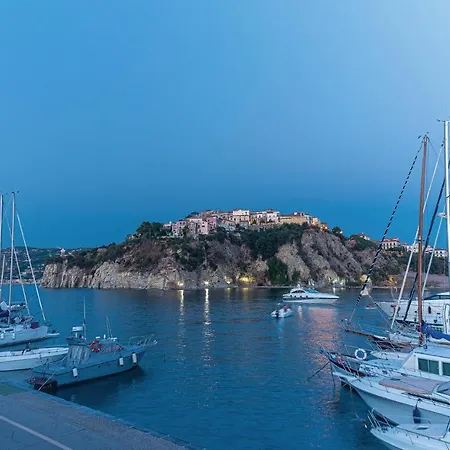 Διαμέρισμα Awesome In Sa Castellabate
